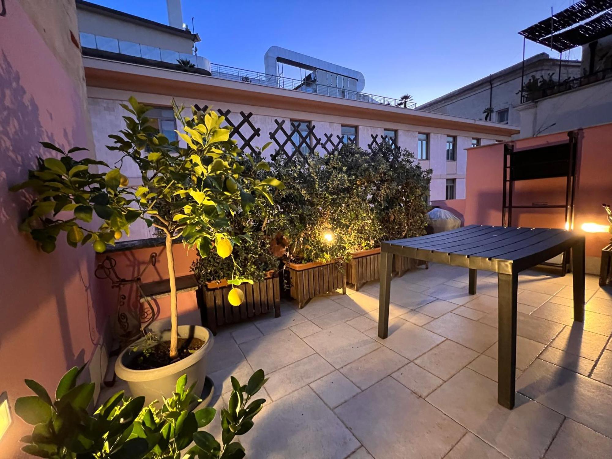 Dimora Le Scalette Apartment Bari Bagian luar foto