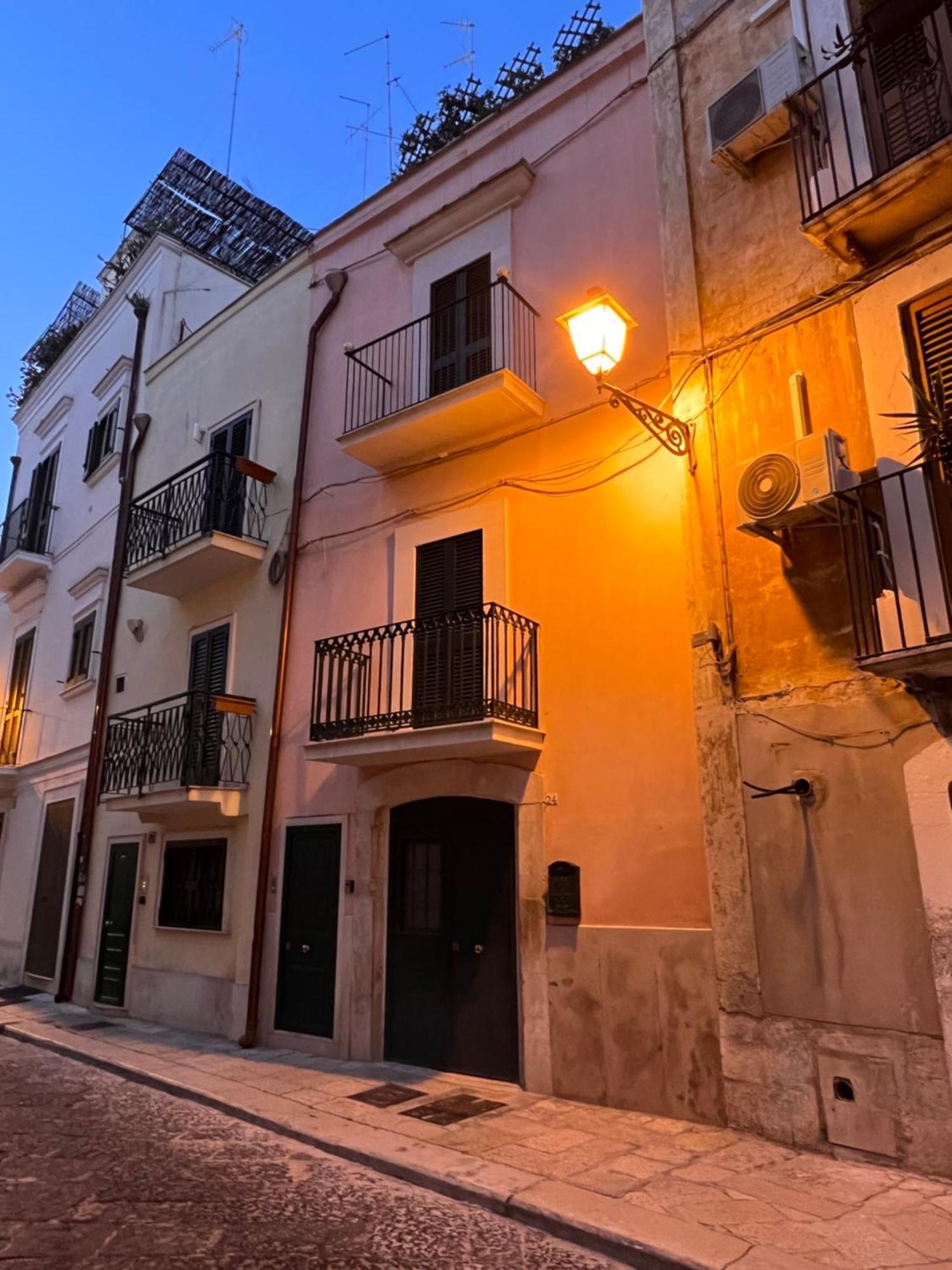 Dimora Le Scalette Apartment Bari Bagian luar foto