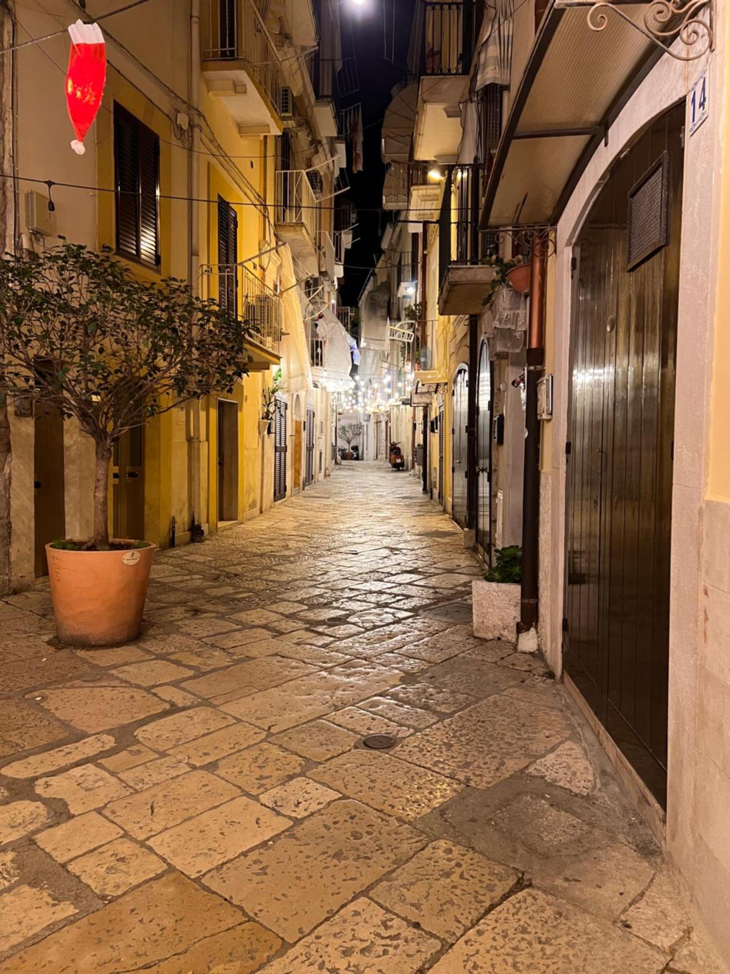 Dimora Le Scalette Apartment Bari Bagian luar foto