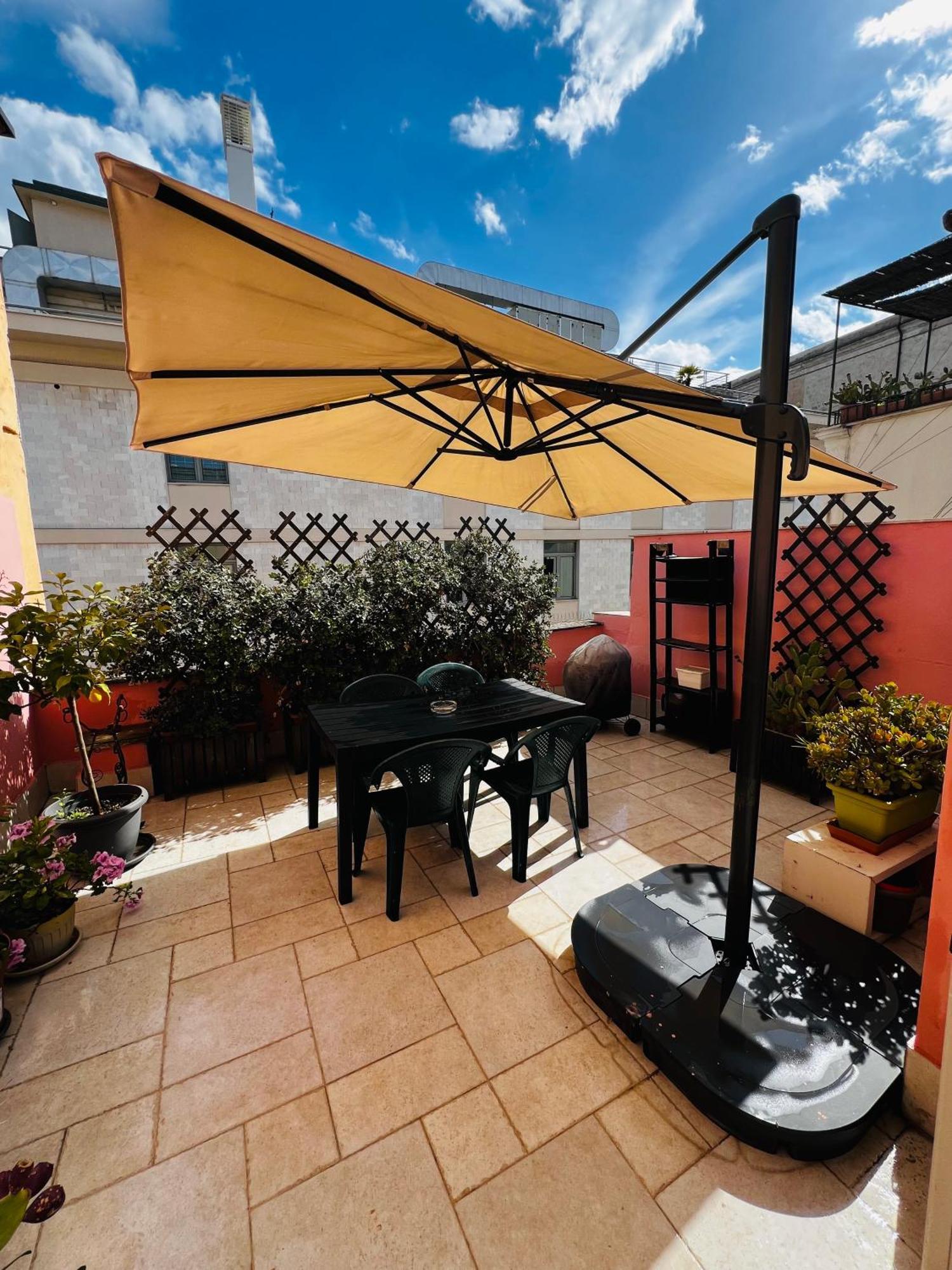 Dimora Le Scalette Apartment Bari Bagian luar foto